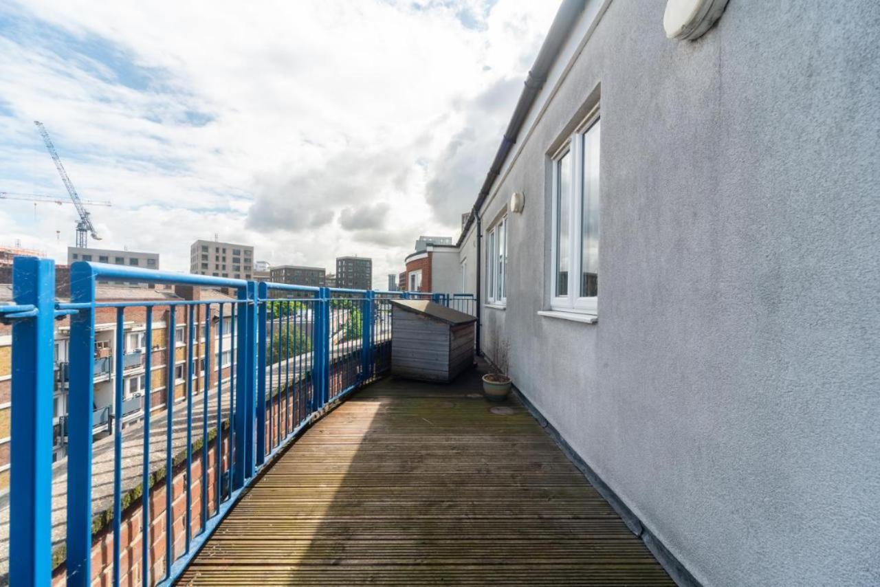 Lovely Penthouse Near Canary Wharf Лондон Экстерьер фото