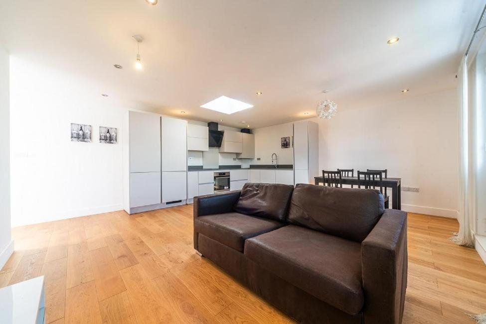 Lovely Penthouse Near Canary Wharf Лондон Экстерьер фото