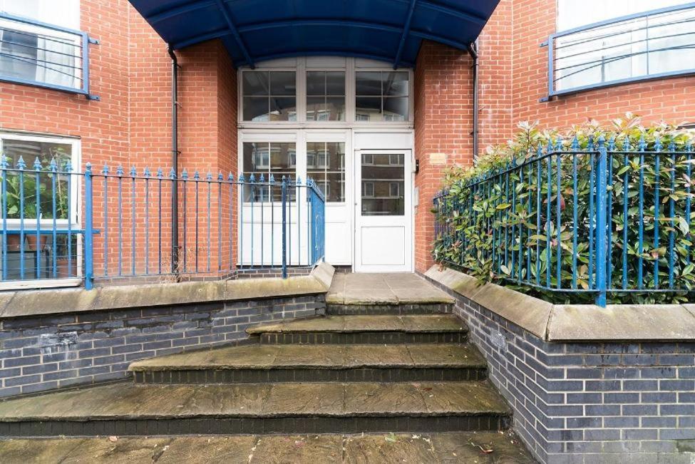 Lovely Penthouse Near Canary Wharf Лондон Экстерьер фото