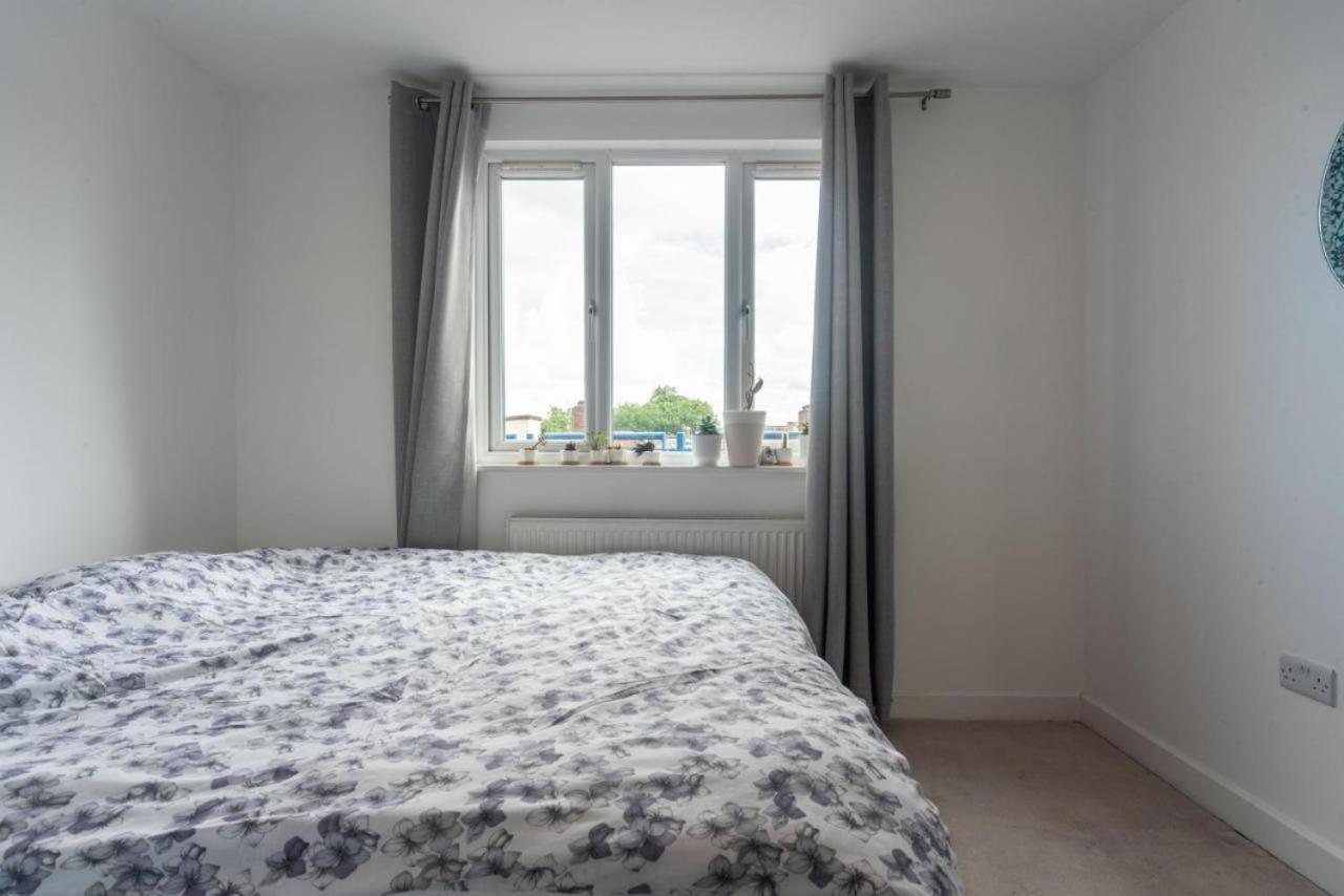 Lovely Penthouse Near Canary Wharf Лондон Экстерьер фото