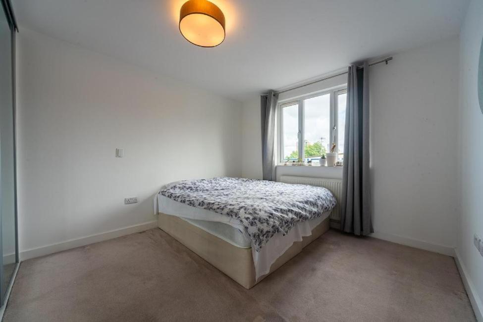 Lovely Penthouse Near Canary Wharf Лондон Экстерьер фото